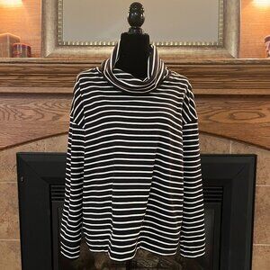 Very Soft Black & White Sweater! Size L